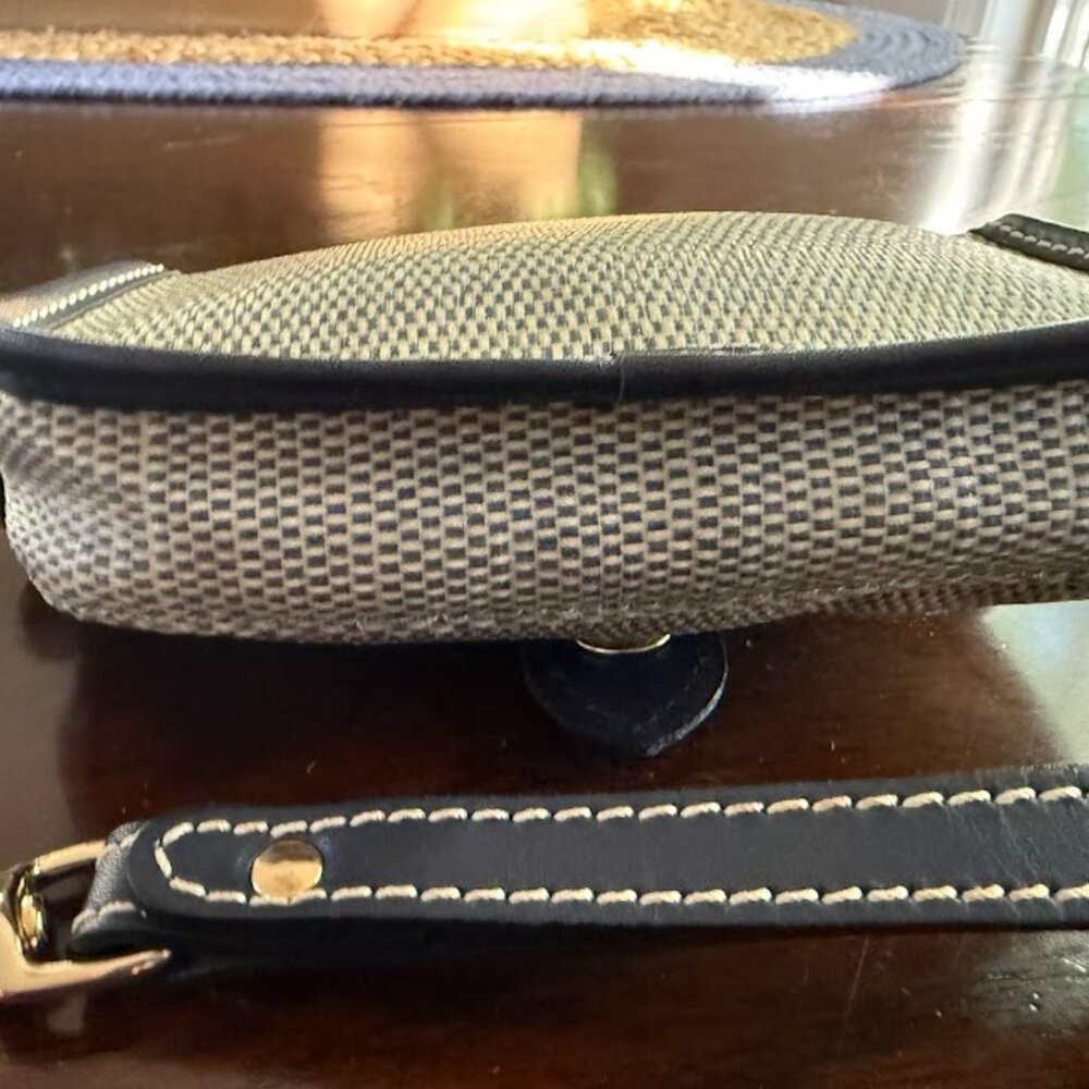 Dooney & Bourke Navy & White leather coated cotton Wristlet - Picture 5 of 7